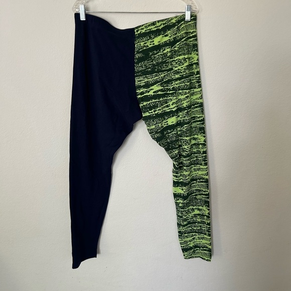 NWOT Nike Seattle Seahawks Football leggings xxl - Picture 3 of 9